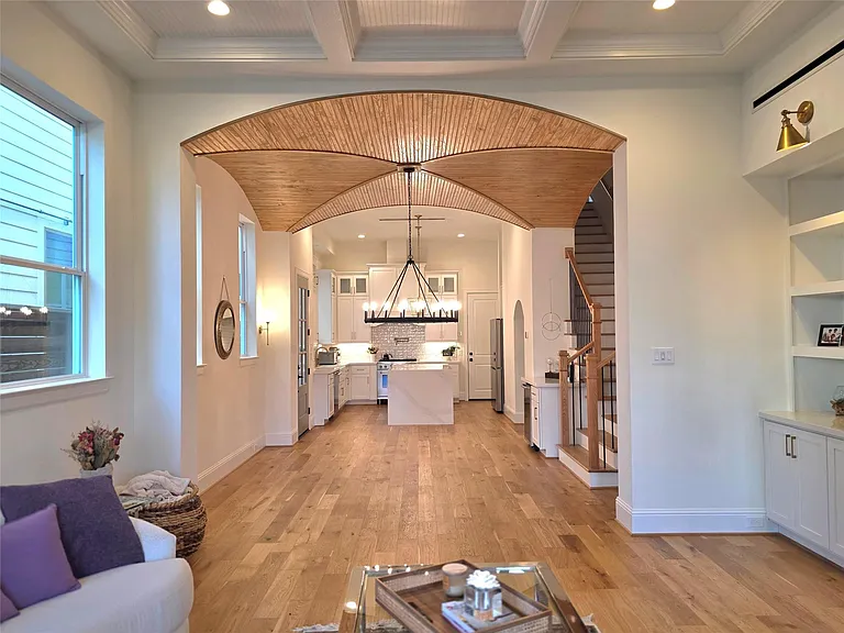 613 W 26th St — Photo 3