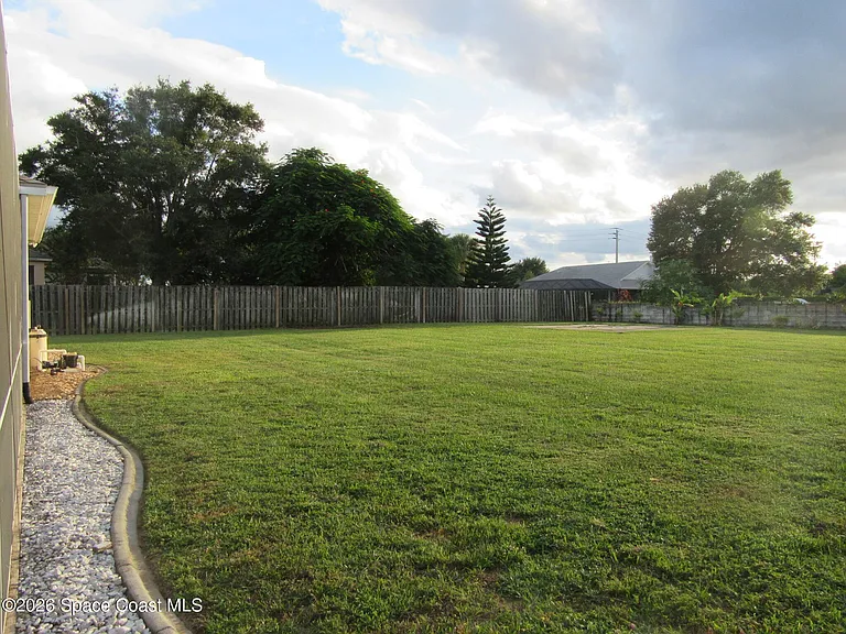 1804 Abbeyridge Dr — Photo 32