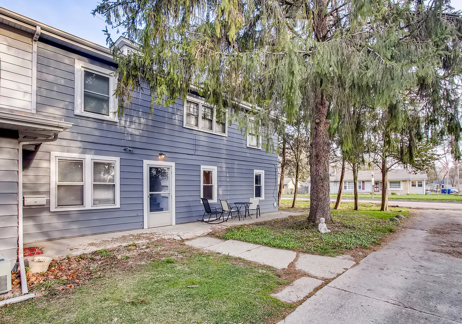 2 bed, 1.0 bath, 1000 sqft, $1,900 — Photo 2