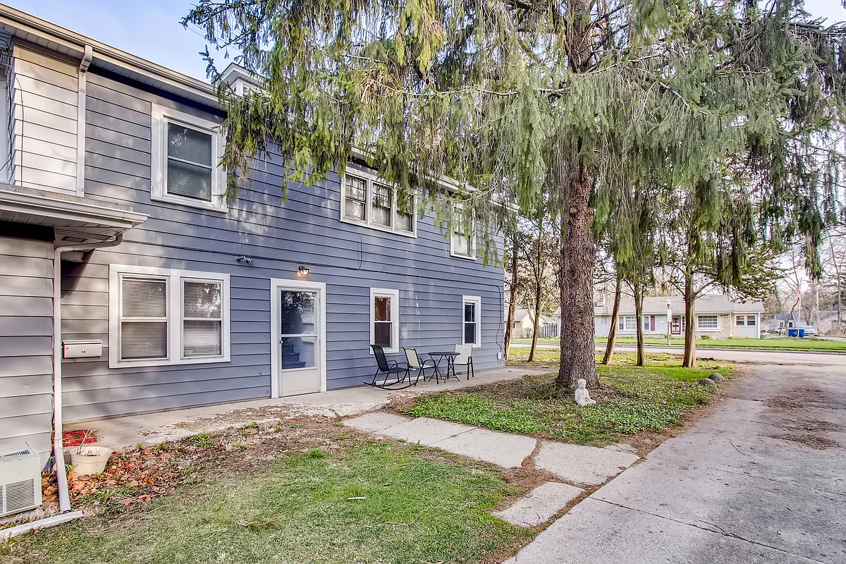 Building Photo - 1302 W State St #1N