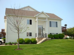 2041 Derby Ln, Belvidere, IL 61008