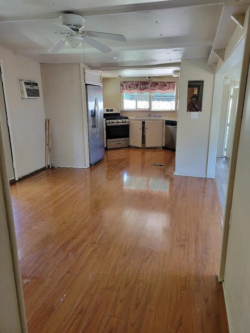 3 bed, 1340 sqft, $2,399 — Photo 4