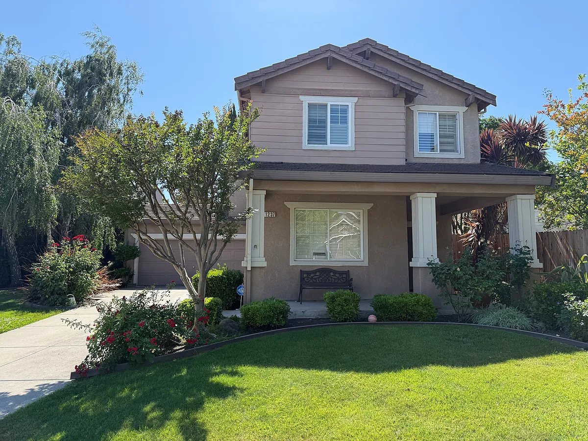 Building Photo - 1237 Crossroads Ct