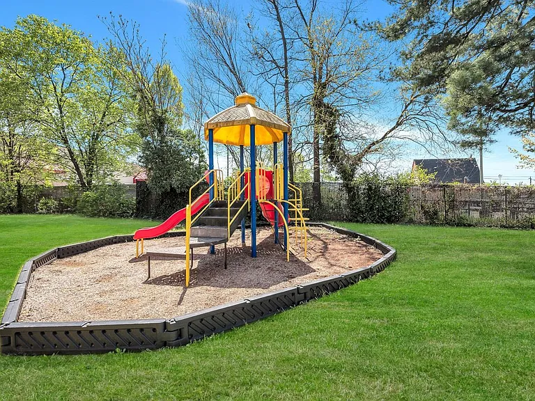 Highland Ridge — Photo 13