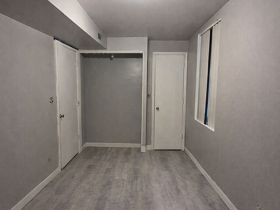 4th image of 924 Beloit Ave