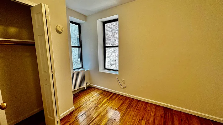 Rented by HOLTON REAL ESTATE INC. | media 18