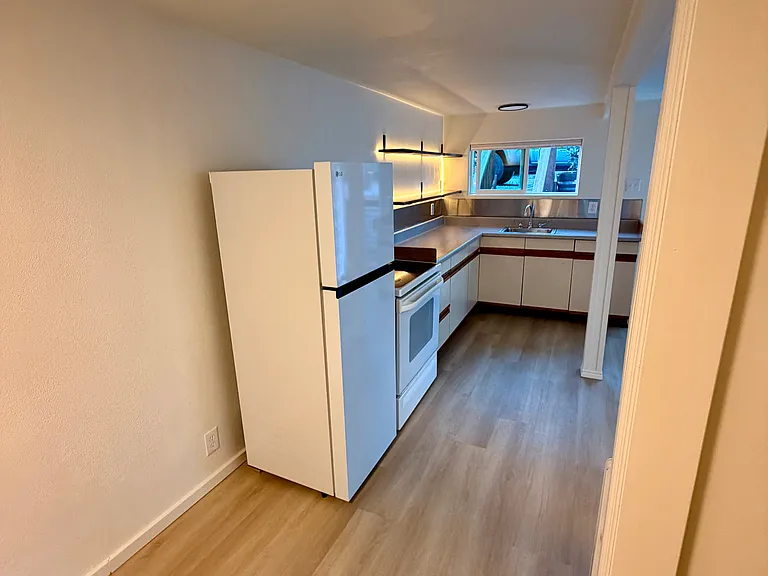 10137 Field Ln — Photo 3