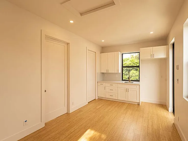 733 Fernwood Dr #2 — Photo 4