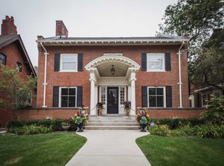 2125 N Lake Dr, Milwaukee, WI 53202