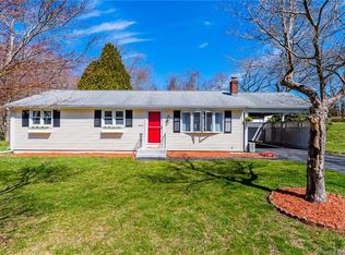 11 Bel Aire Dr, Groton, CT 06355