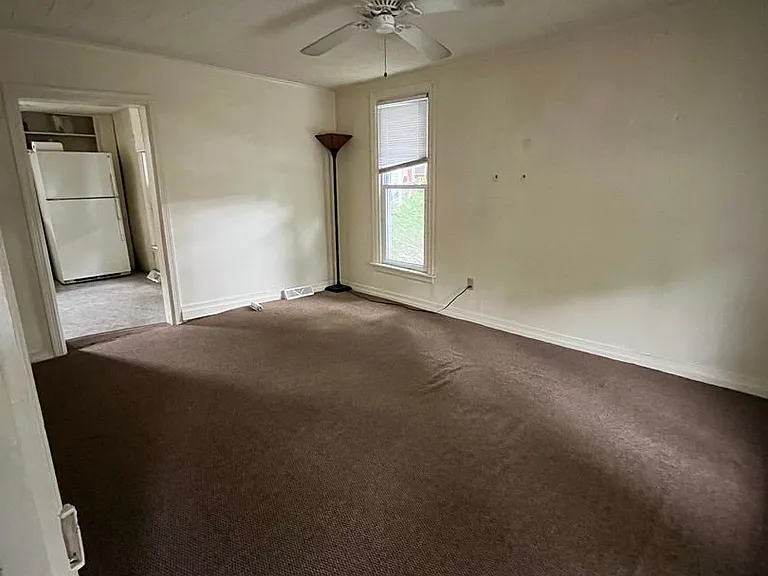 343 E Orange St — Photo 10