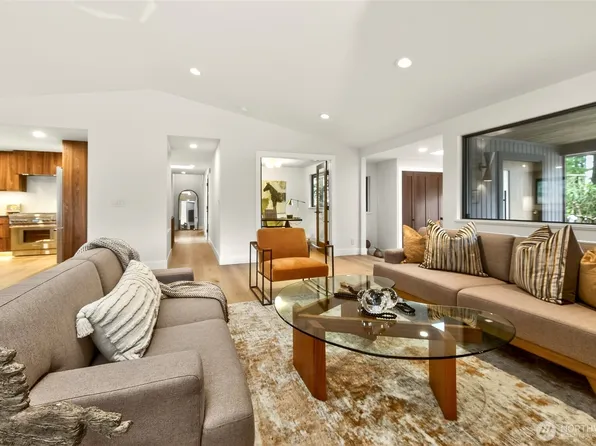 22016 Vine Road, Brier, WA 98036