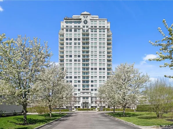 1 Tower Dr APT 604, Portsmouth, RI 02871