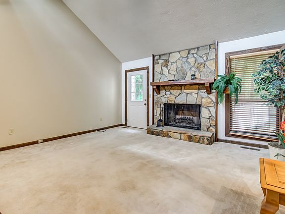 3rd image of 7070 Stone Wood Dr NW