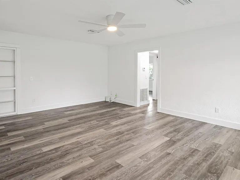 768 22nd Pl — Photo 17