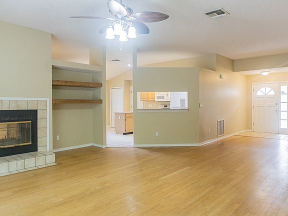 3rd image of 8066 Dickie Dr