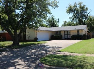 3004 Overland Dr, Del City, OK 73115