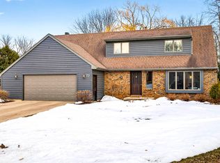 72 Thistle Down Ct, Appleton, WI 54915