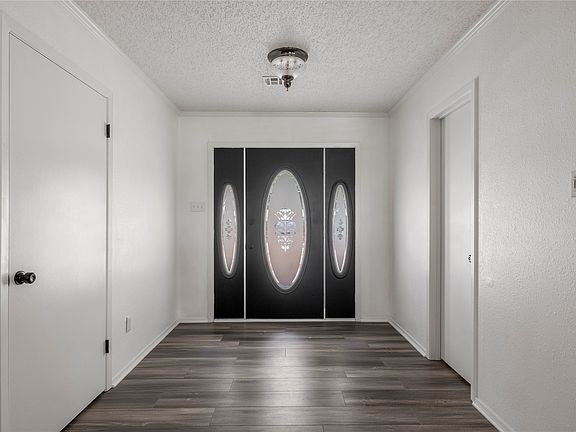 4th image of 215 Lajuana Dr