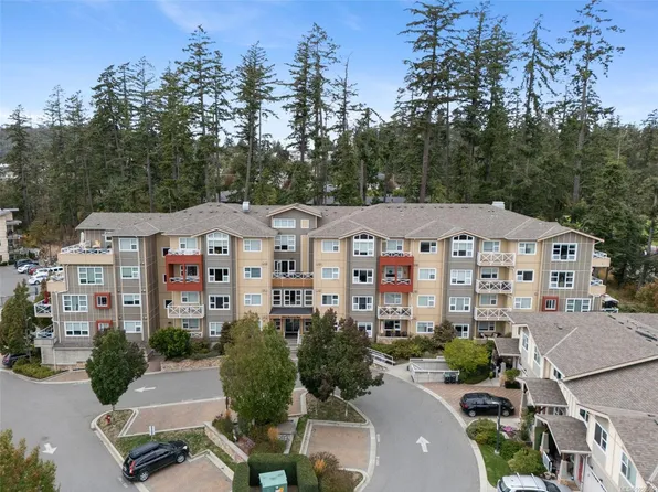 1900 Watkiss Way #306, View Royal, BC V9B 0S8