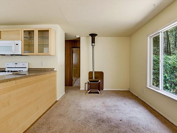 5th image of 10960 Berggren Ln