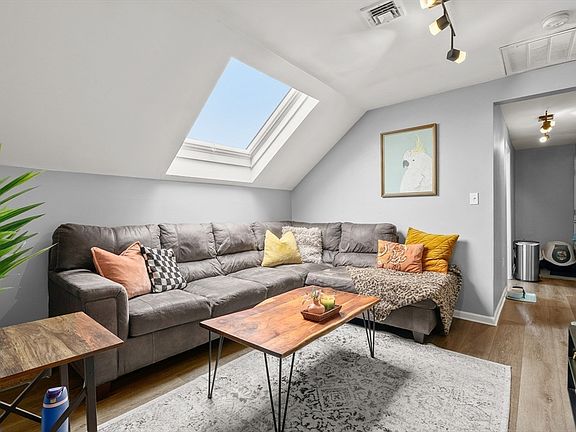 3rd image of 77 Dartmouth St