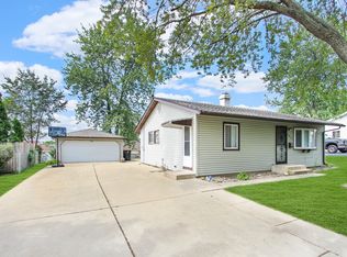 403 Cedar Cir, Streamwood, IL 60107