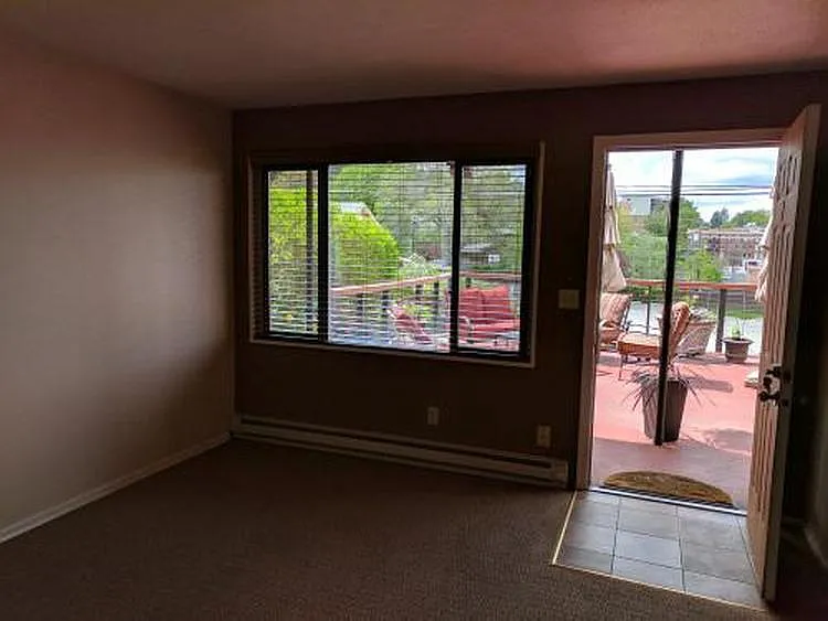 617 S Bernard St #1 — Photo 3