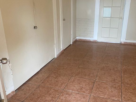 3rd image of 252 E Cedar Ave APT 3