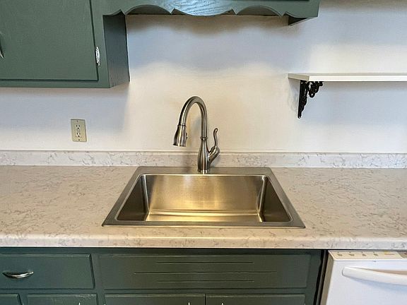 5th image of 415 E Saint Germain St #4
