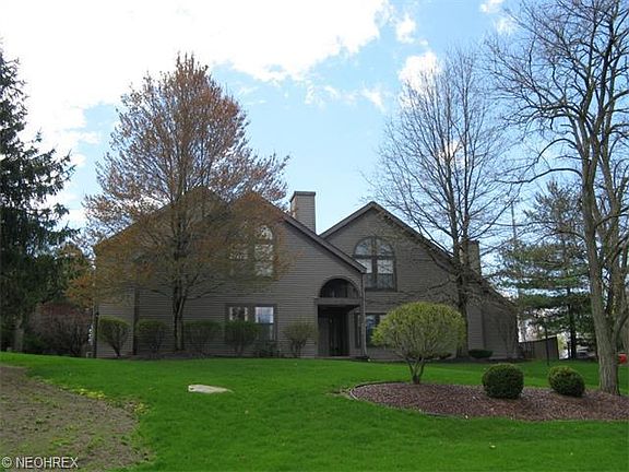 2nd image of 4064 Saint Andrews Ct Unit 6