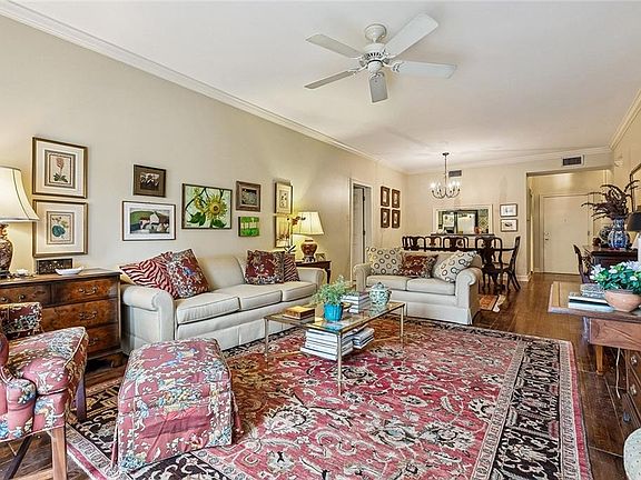 2nd image of 800 Rue Burgundy St Unit 125