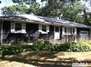 59 Cedar Oaks Ave, Farmingville, NY 11738