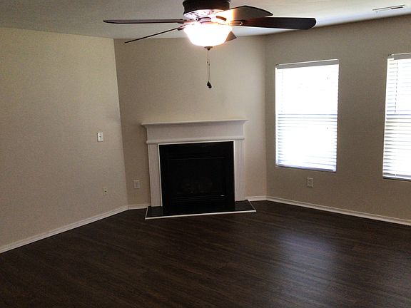 4th image of 816 Willow Creek Dr