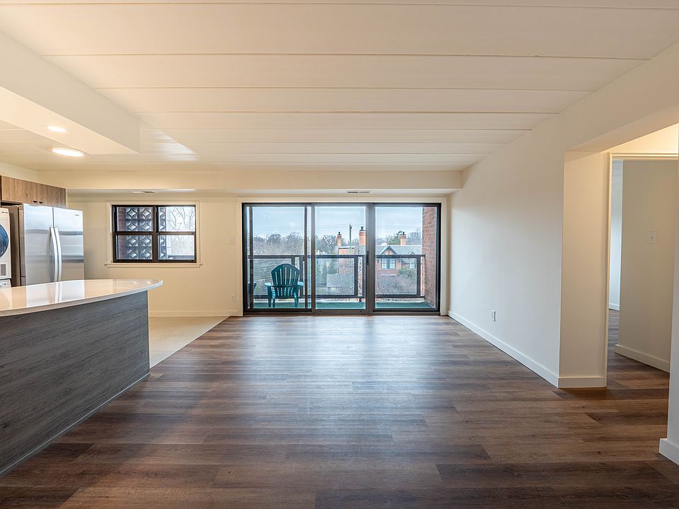 Bright and Spacious Living Room