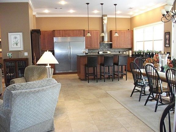 3rd image of 206 Peninsula Dr