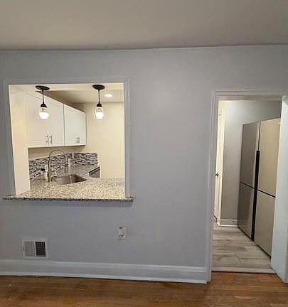 5th image of 202 W Edgevale Rd #A