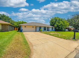 4612 Applewood Rd, Fort Worth, TX 76133