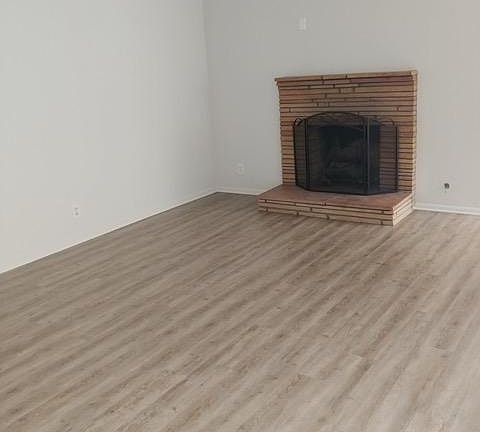 4th image of 504 Avenue F #A