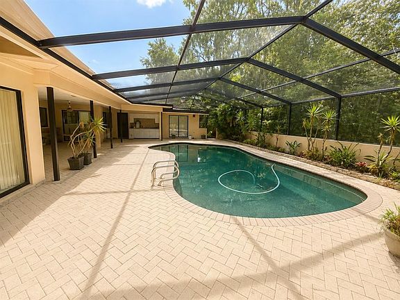 3rd image of 6701 PEMBERTON VIEW DRIVE