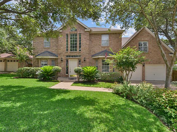 3rd image of 26010 Meadowcrest Dr