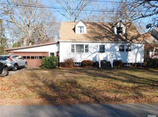 110 Dix Hwy, Dix Hills, NY 11746