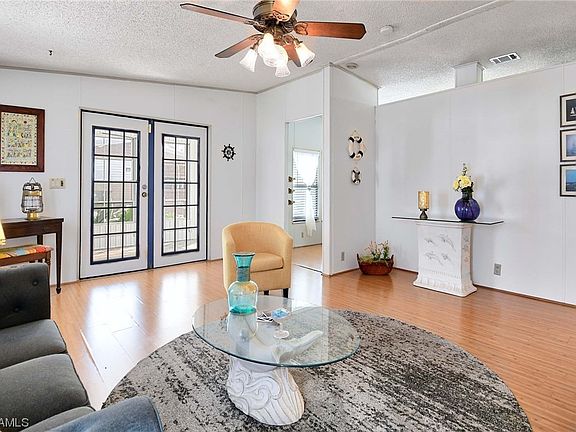 3rd image of 9825 Creekwood Ln