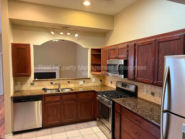 4101 Heritage Place Dr — Photo 9