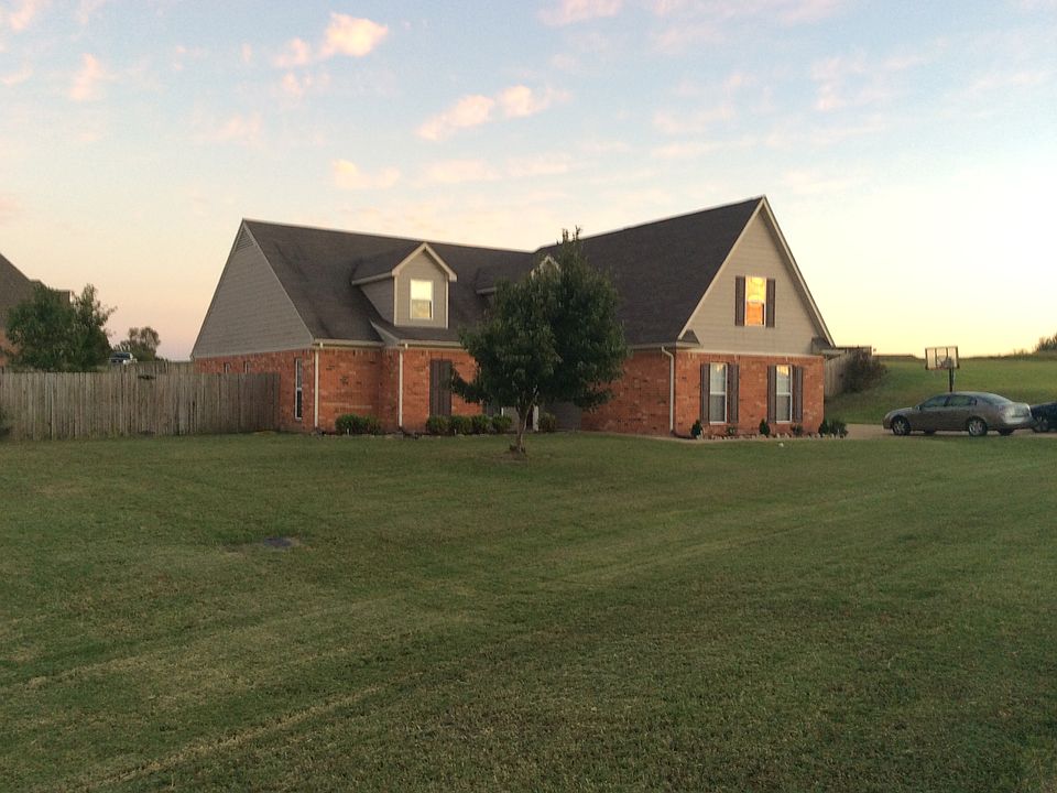 1st image of 124 Lori Ln