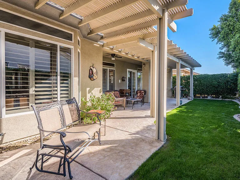 80571 Hoylake Dr — Photo 32