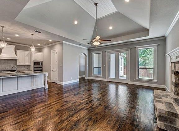 5th image of 308 Elkhorn Trl