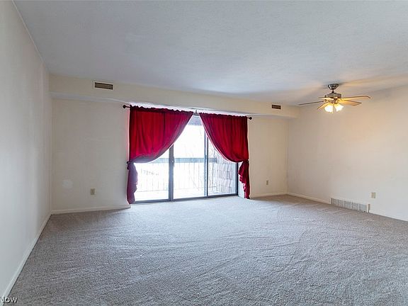 4th image of 9600 Cove Dr Unit B9