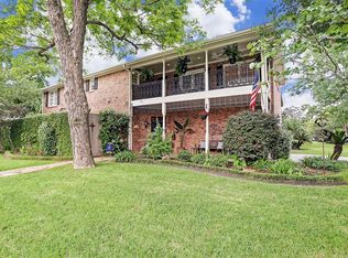 4826 Spruce St, Bellaire, TX 77401