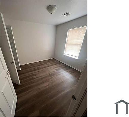 3rd image of 410 SW 26th St #A